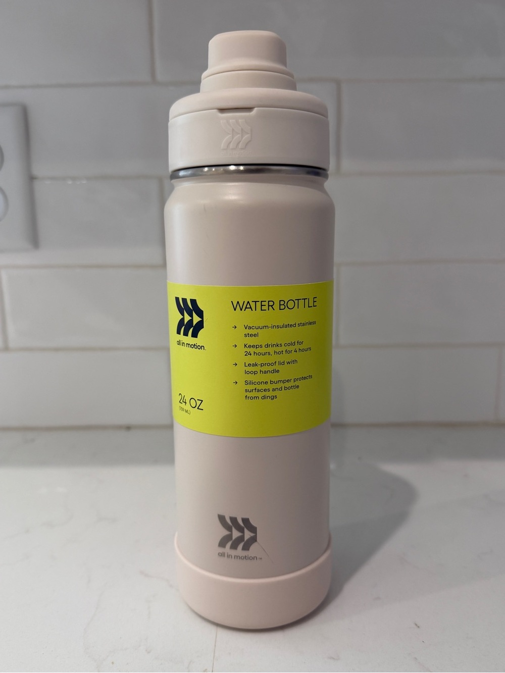 NWT, all in motion “Chalk” 24oz Insulated Water Bottle